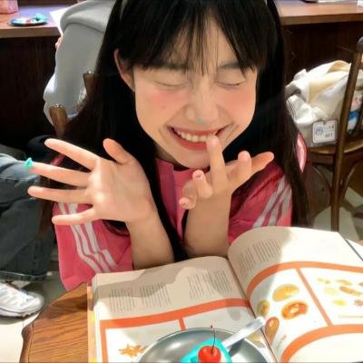 一线女星深夜出入高档会所，本人沉默不回应，前后半年引热议
